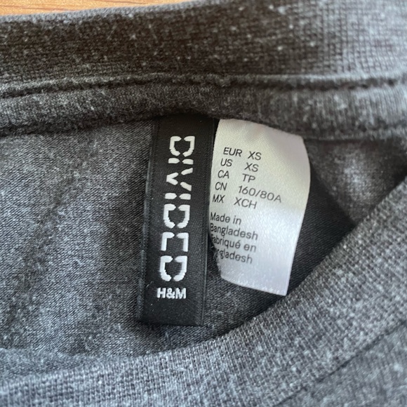 Divided Crop Top T-Shirt - Picture 3 of 5